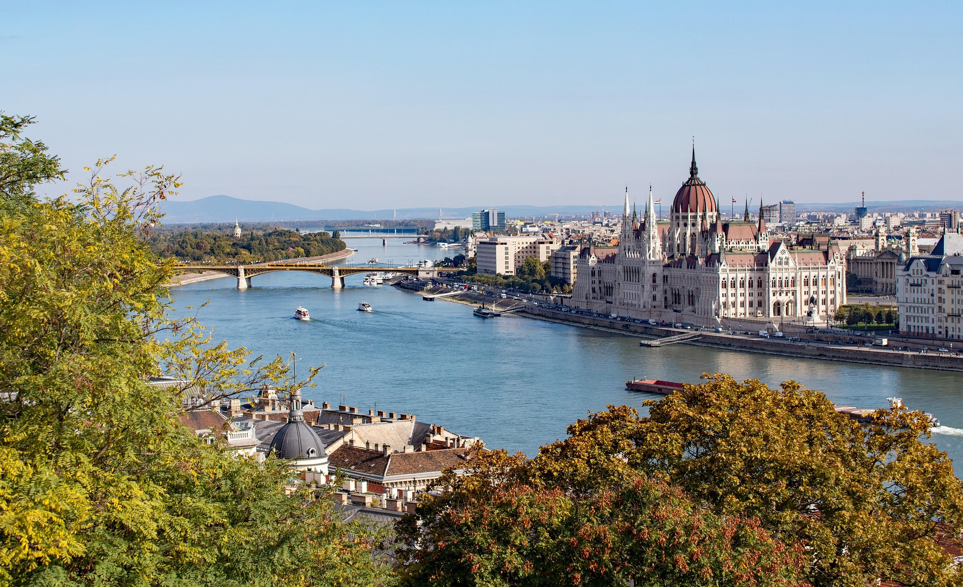 Habsburger Schätze und die liebliche Wachau – von Wien nach Budapest